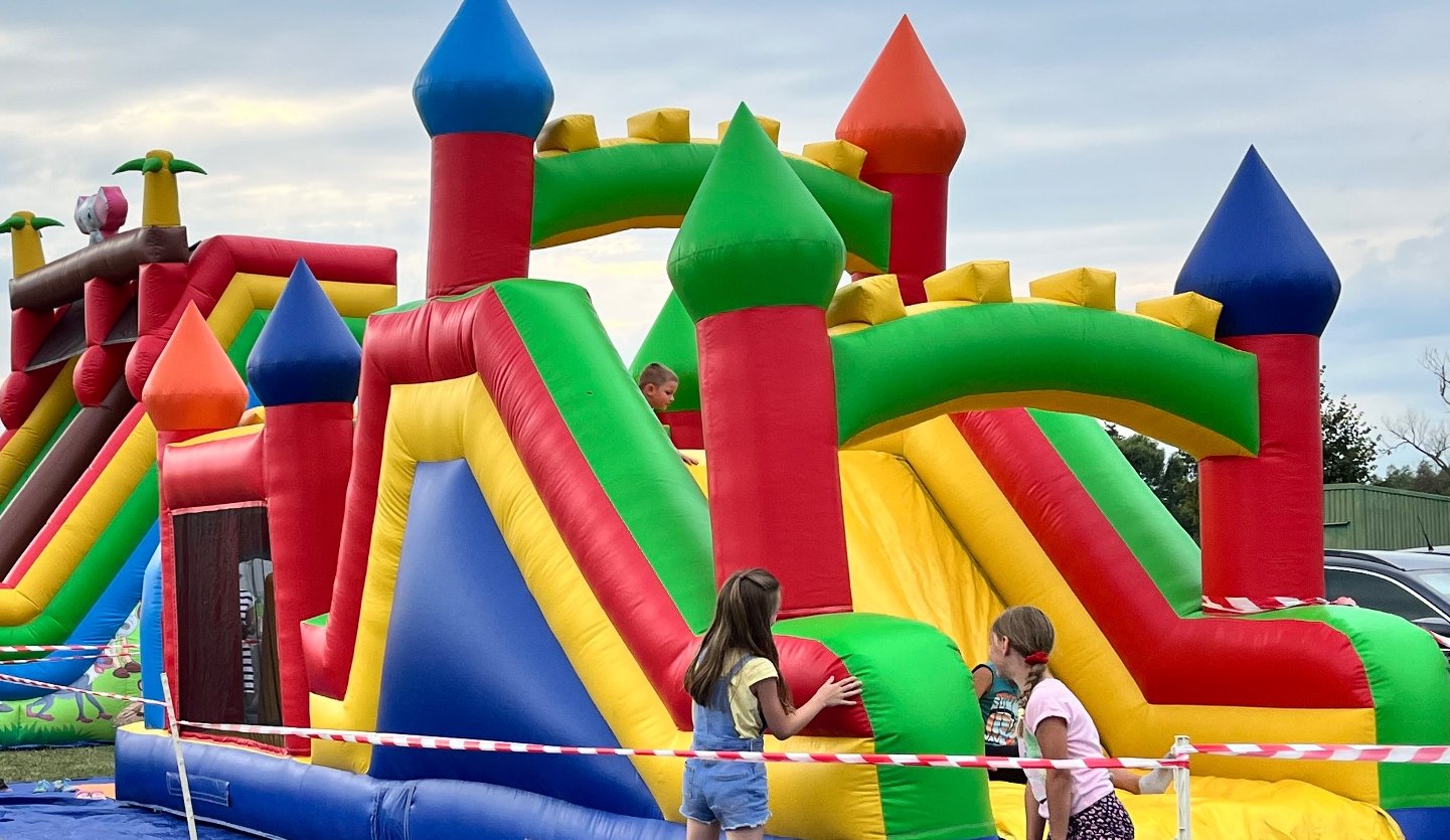 Nafukovacie atrakcie vadas sturovo kupalisko